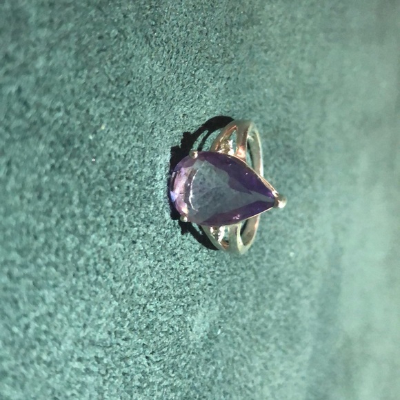 Teardrop amethyst ring size 6.5 - Picture 2 of 3
